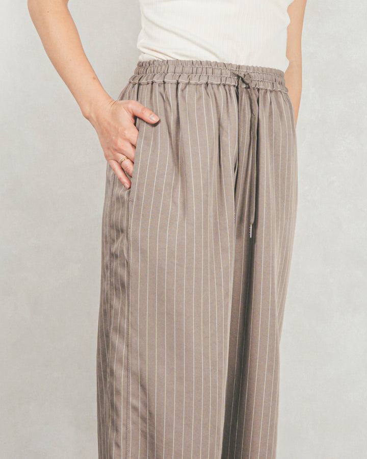 Relaxストライプパンツ（GREIGE）