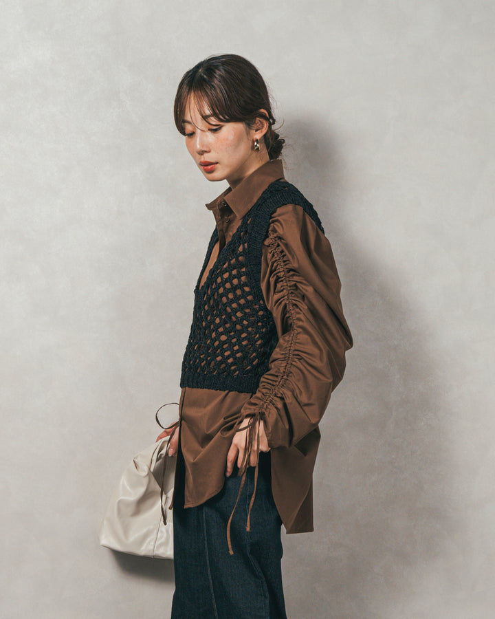 ［SET］ブロード袖ドロストデザインブラウス+2-Way Uネックメッシュニットベスト+センターシーム リラックスカラーデニム（3SET）