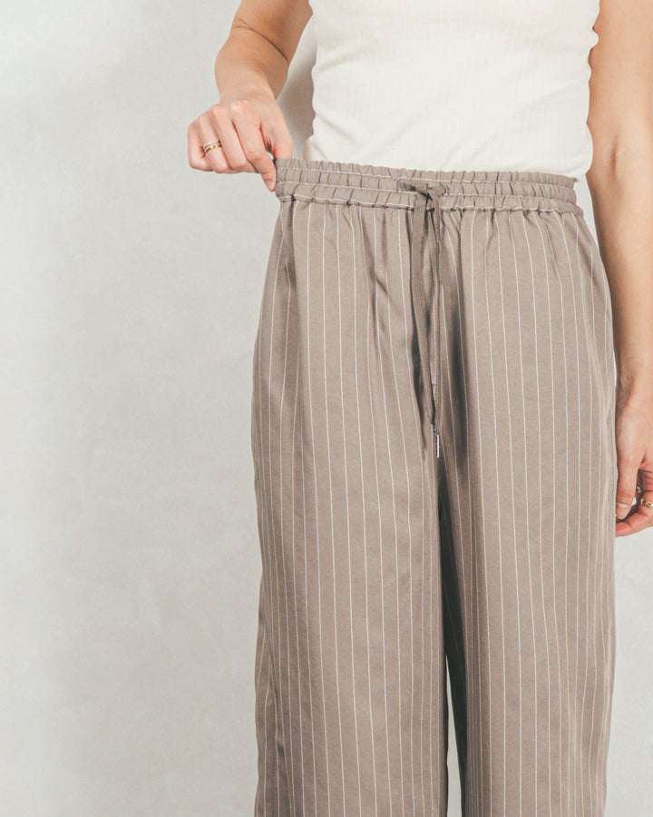 Relaxストライプパンツ（GREIGE）