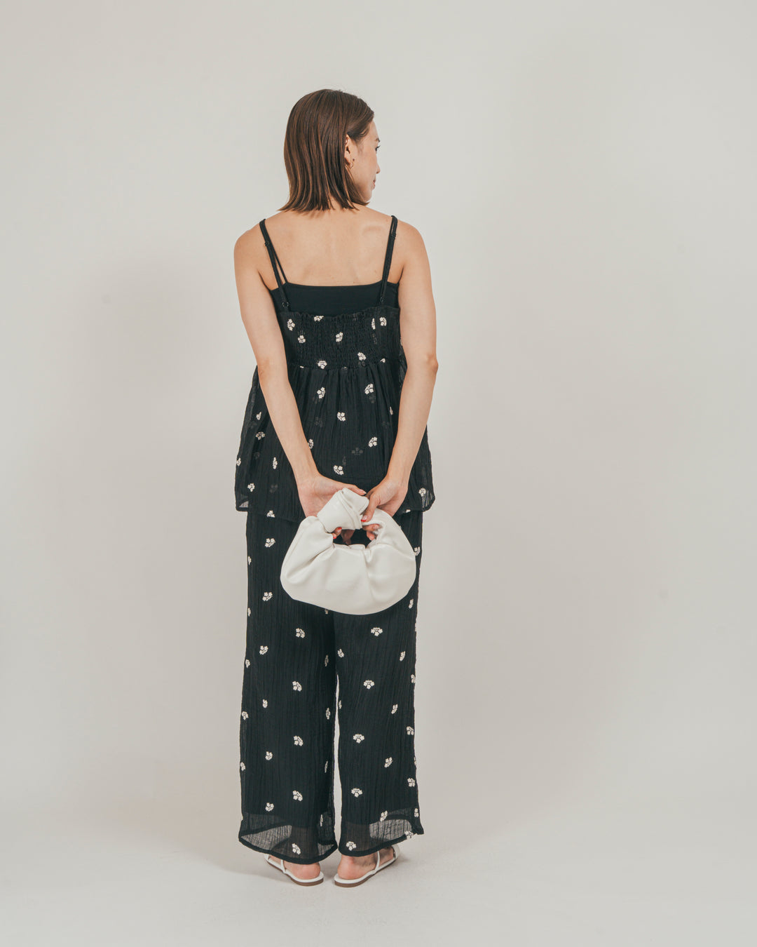 ［SET］フロントリボン刺繍 Veilキャミ + 刺繍 Veilロングパンツ（2SET）