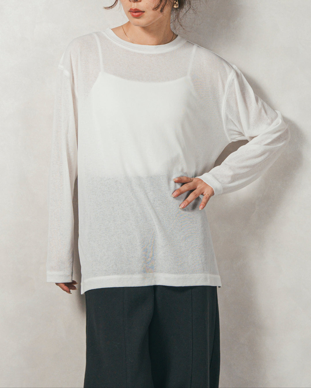 スラブシアークルーネックT(WHITE)