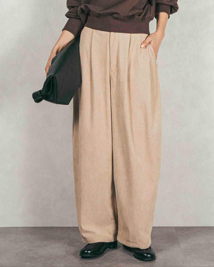 サイドタックコクーンコーデュロイパンツ（BEIGE）