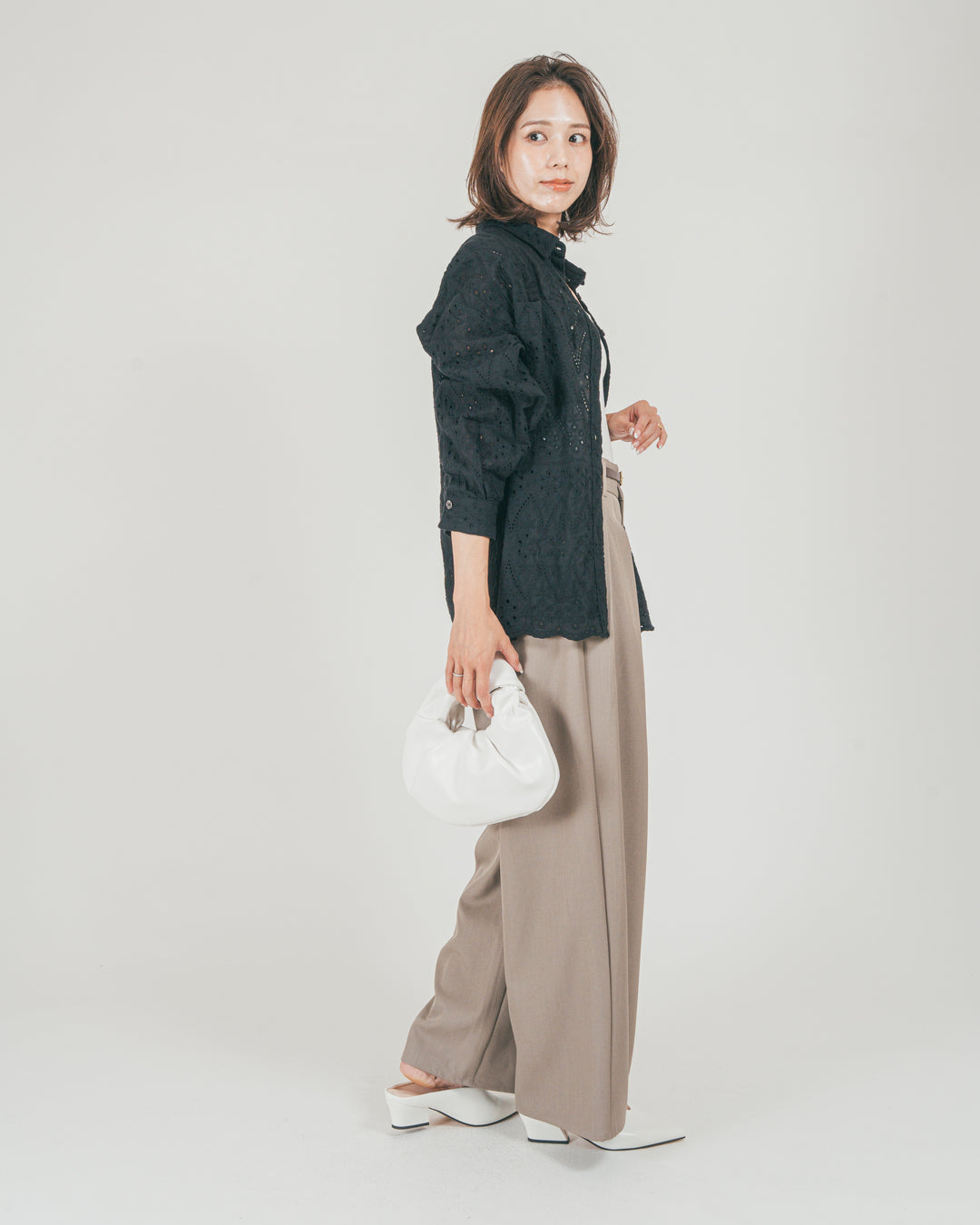 ［SET］コットンフラワーレースシャツ + ダブルタック ハイウエストワイドパンツ（2SET）