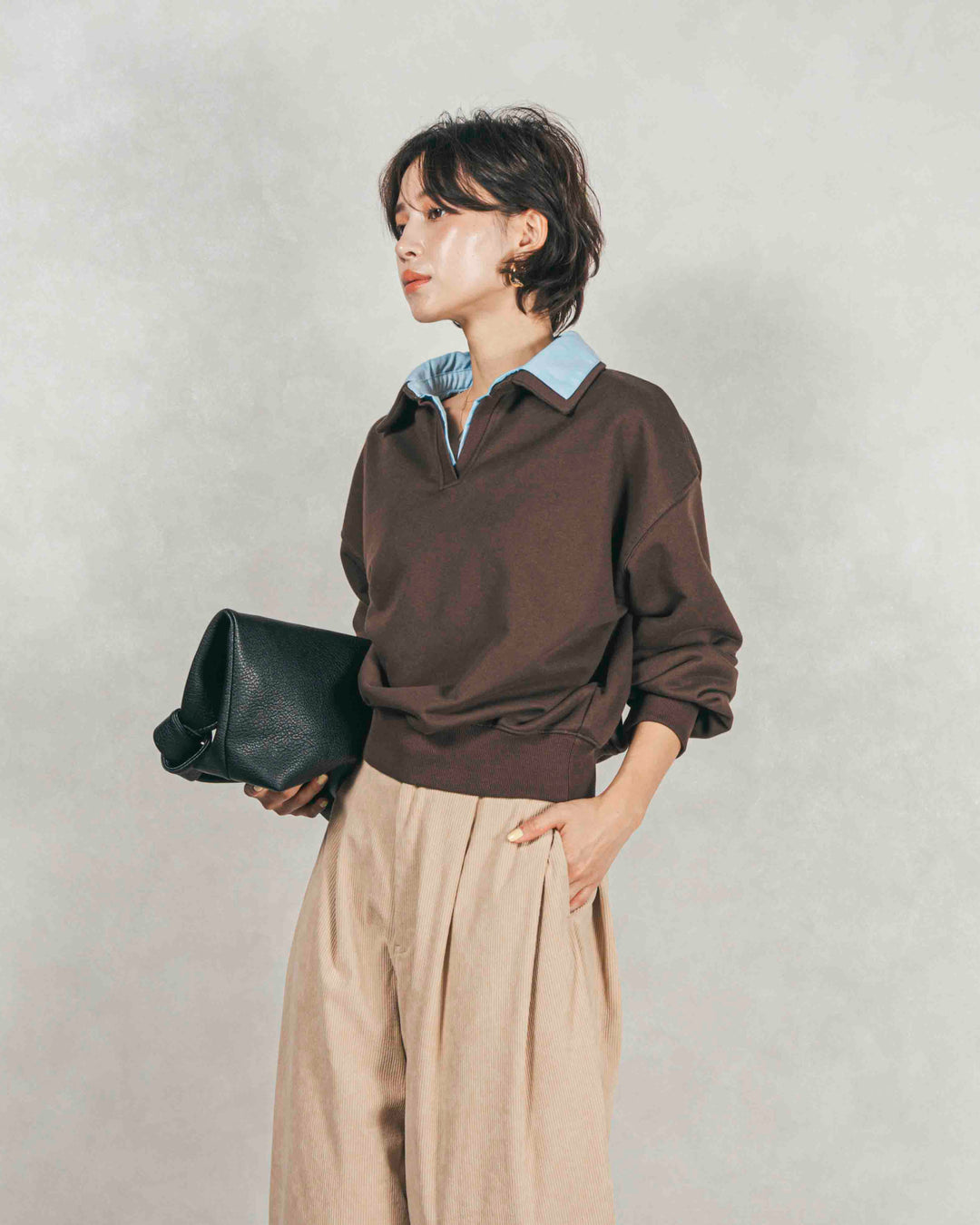 ［SET］シャツ Layered クロップドスウェット+サイドタックコクーンコーデュロイパンツ（2SET）