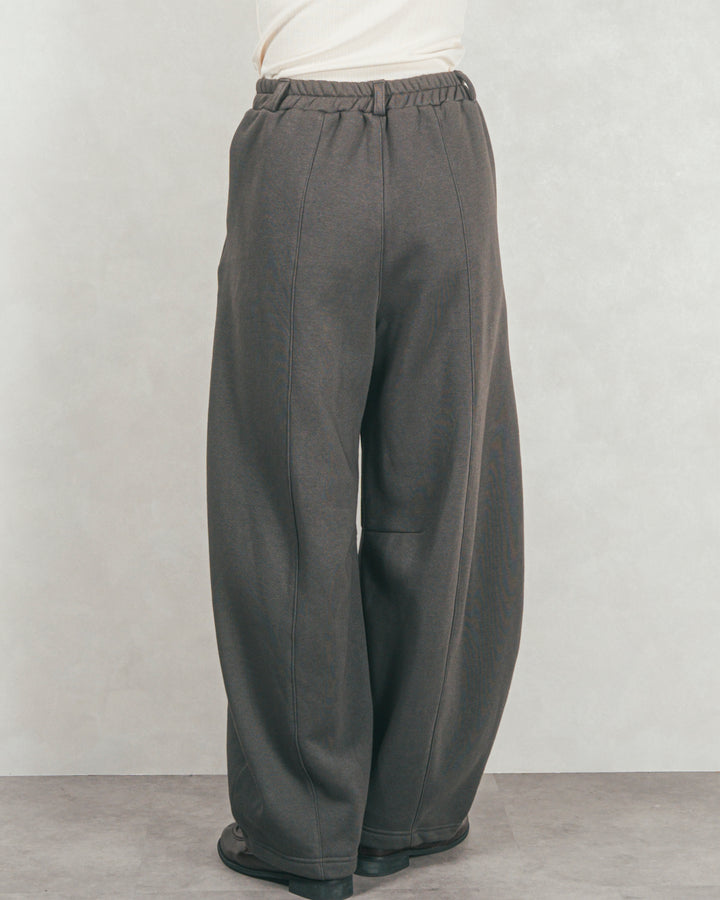 Relax 裏起毛カーブパンツ (CHARCOAL GRAY)
