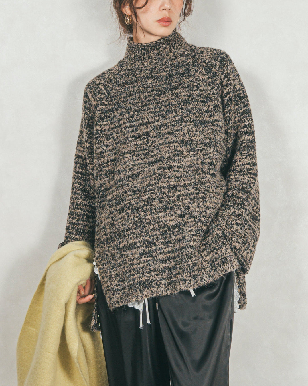 ［SET］ブークレMix ハイネックニット+Relaxサテンパンツ（2SET）