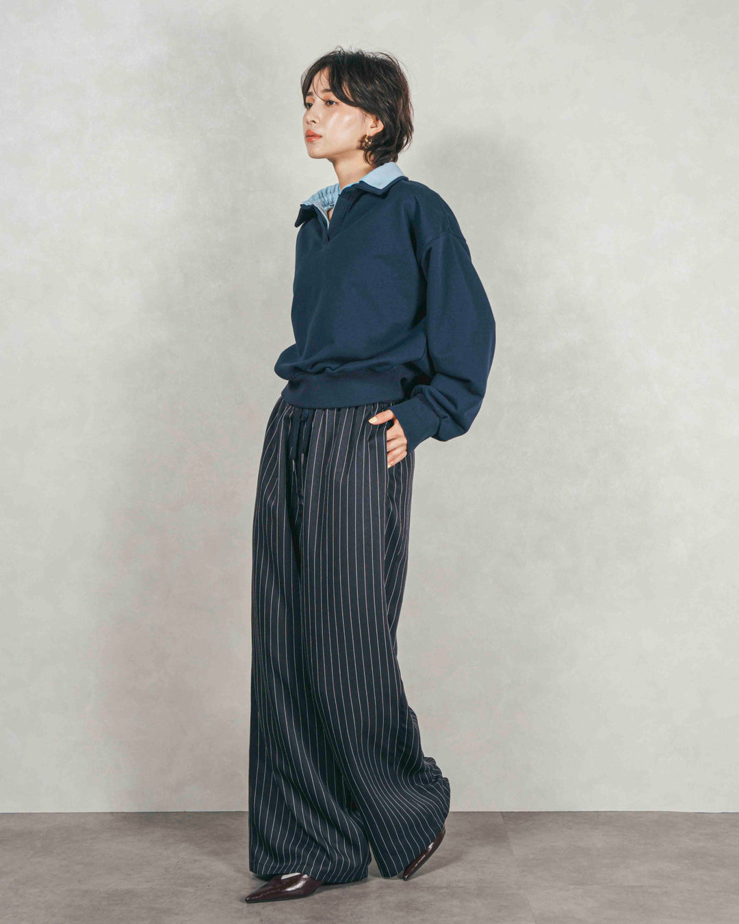 シャツ Layered クロップドスウェット (NAVY × BLUE）