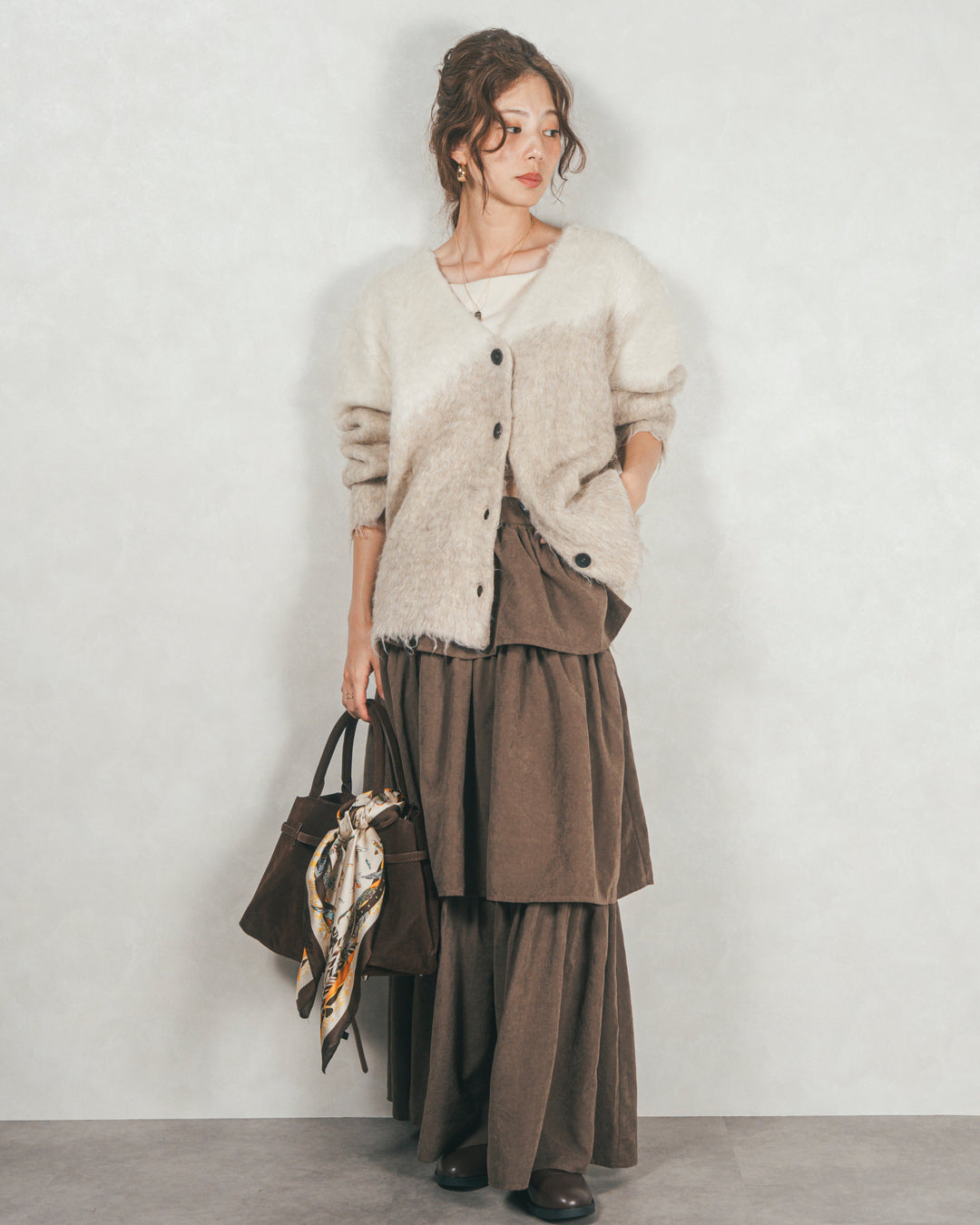 Airyフェザー ニットカーディガン (BEIGE×WHITE)