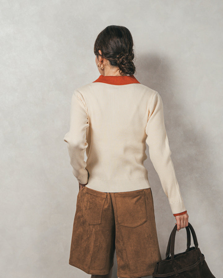 ［SET］バイカラー襟付きニットトップス+スウェードライクハーフパンツ（2SET）