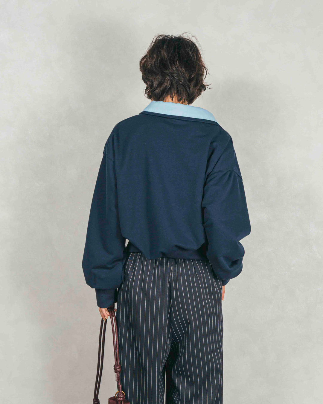 シャツ Layered クロップドスウェット (NAVY × BLUE）