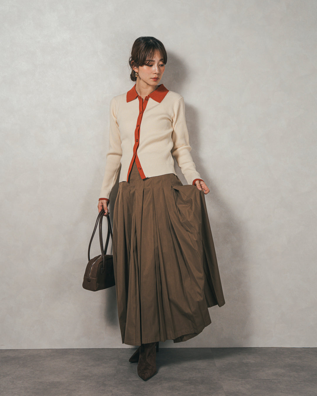 ［SET］バイカラー襟付きニットトップス+W-Tuckプリーツロングスカート（2SET）