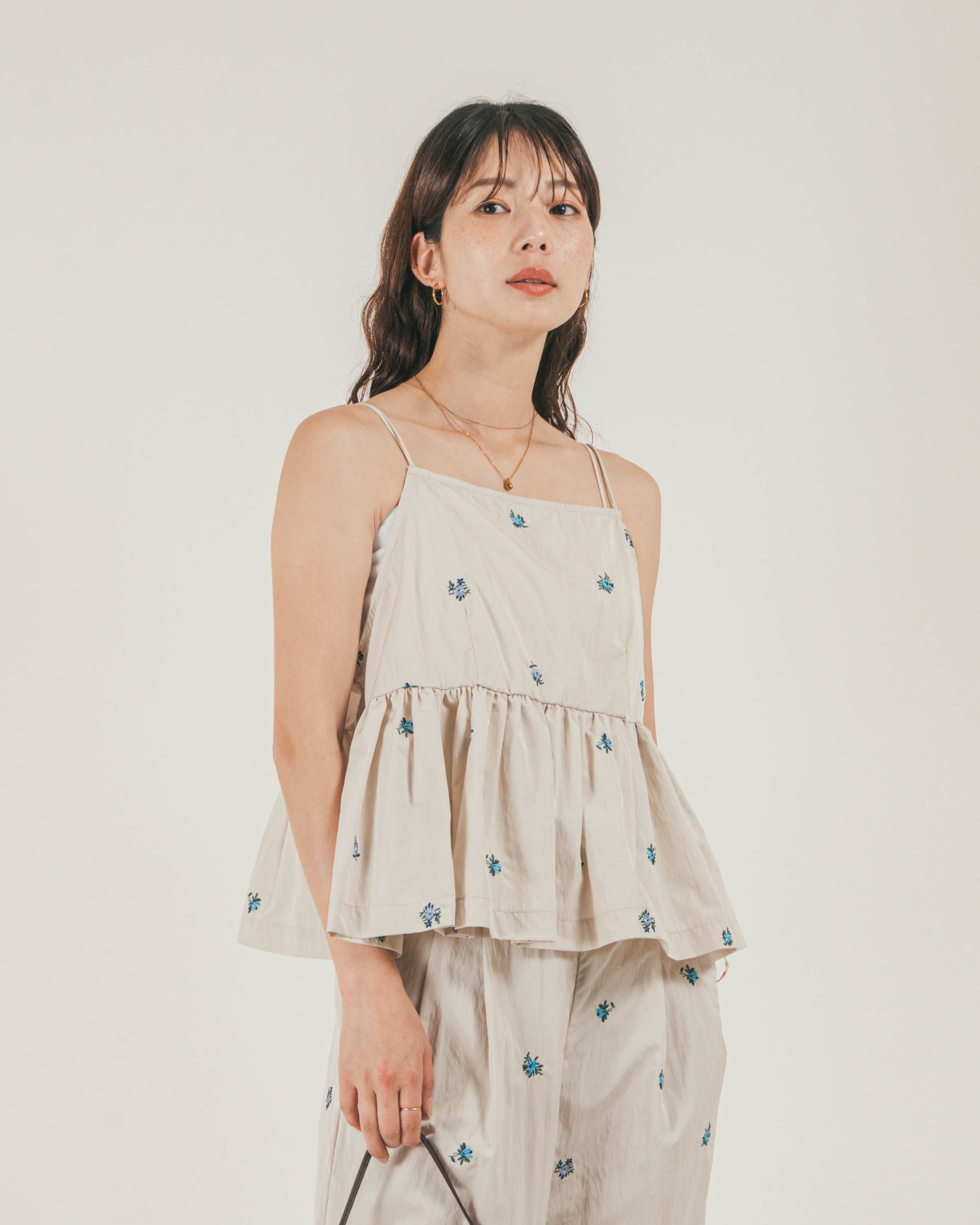 Bibiy flower刺繍キャミ SET］Flower刺繍 ボリュームキャミ + Flower刺繍 タックパンツ +