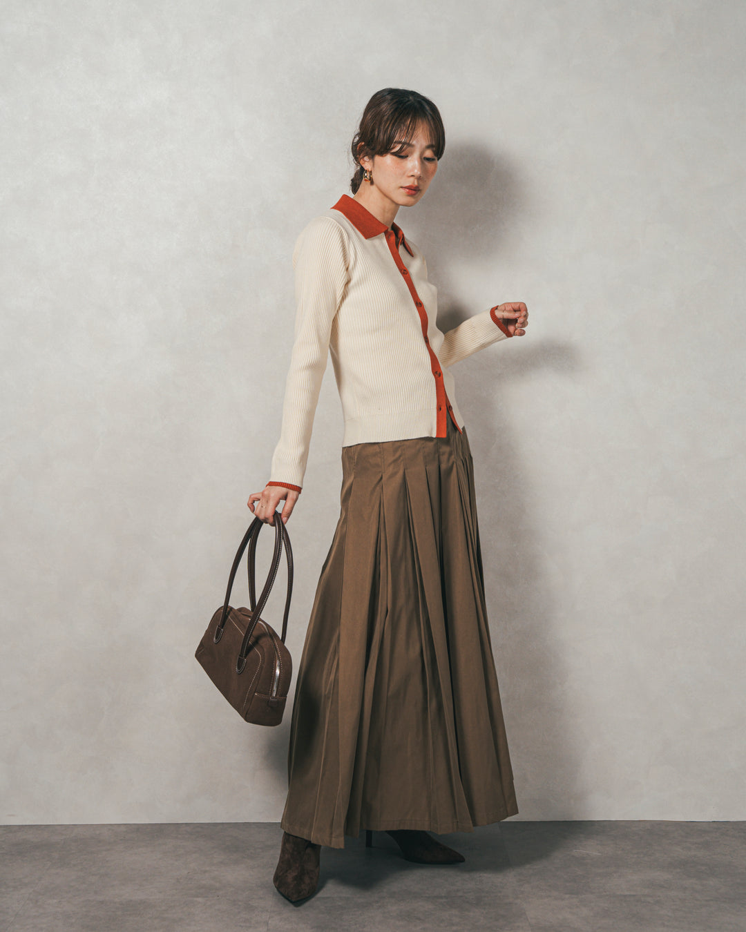 ［SET］バイカラー襟付きニットトップス+W-Tuckプリーツロングスカート（2SET）