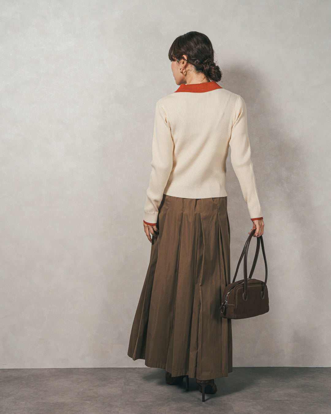 ［SET］バイカラー襟付きニットトップス+W-Tuckプリーツロングスカート（2SET）