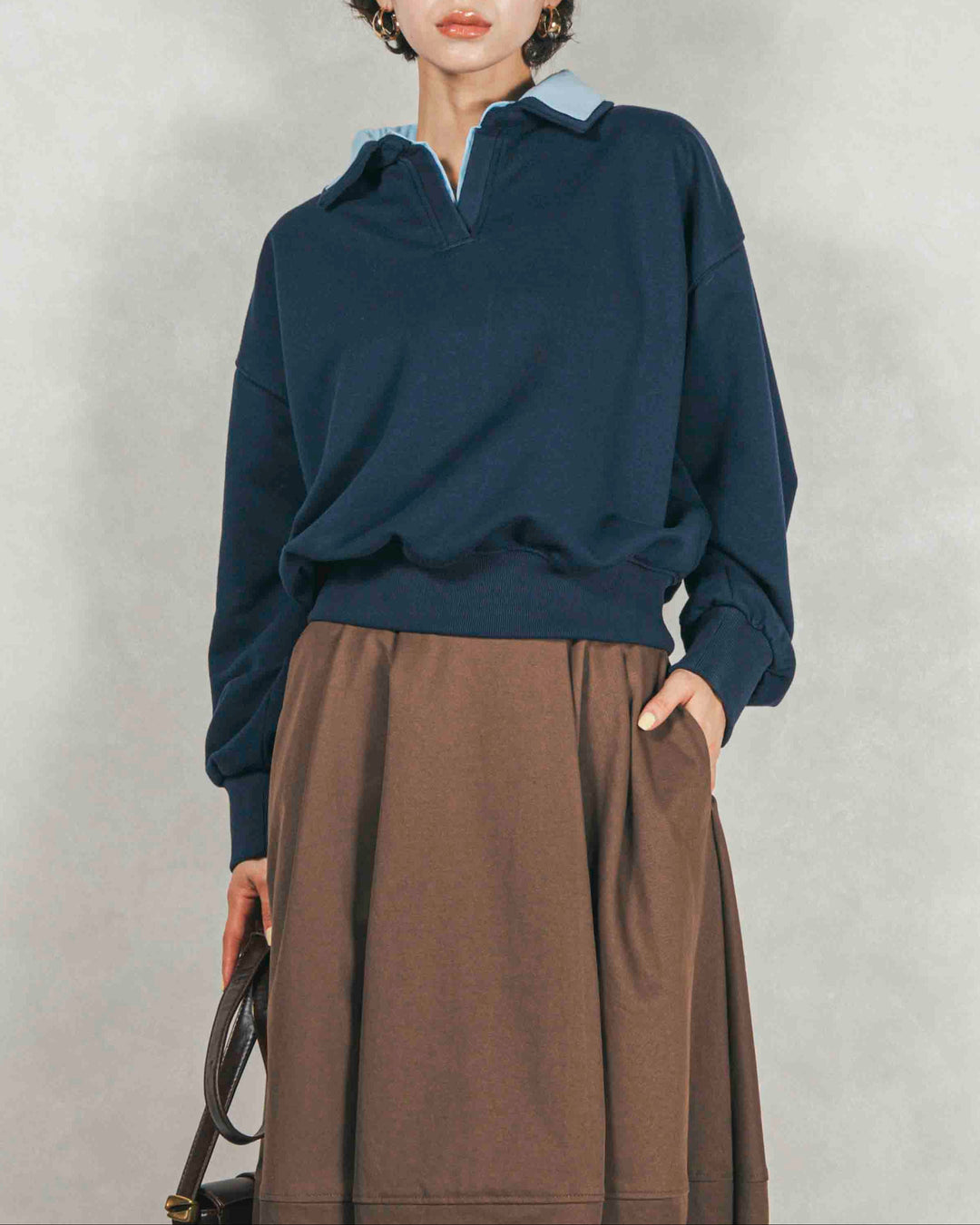 シャツ Layered クロップドスウェット (NAVY × BLUE）