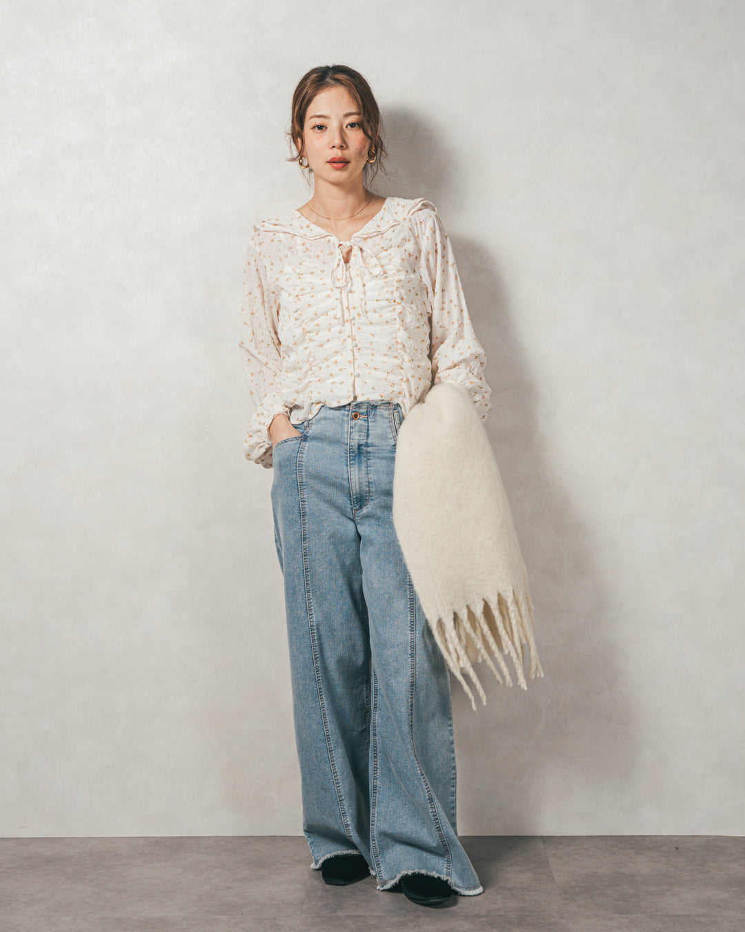 ［SET］Flowerプリントフリルブラウス+センターシーム リラックスカラーデニム（2SET）
