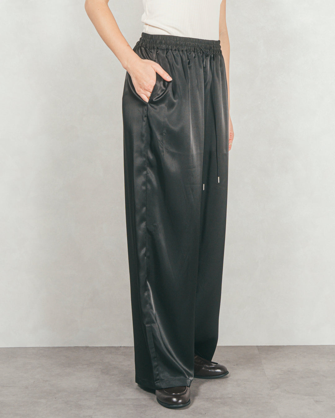 Relaxサテンパンツ (BLACK)