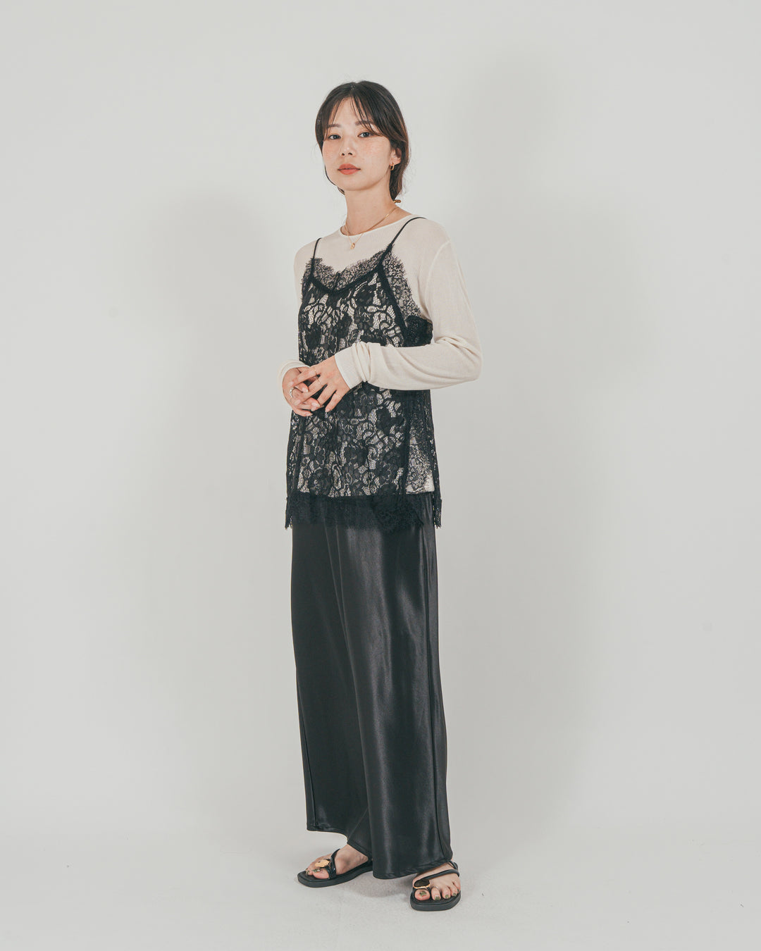 ［SET］ラッセルレース キャミ + ボートネックSheerリブニット + サテンNarrowスカート（3SET）
