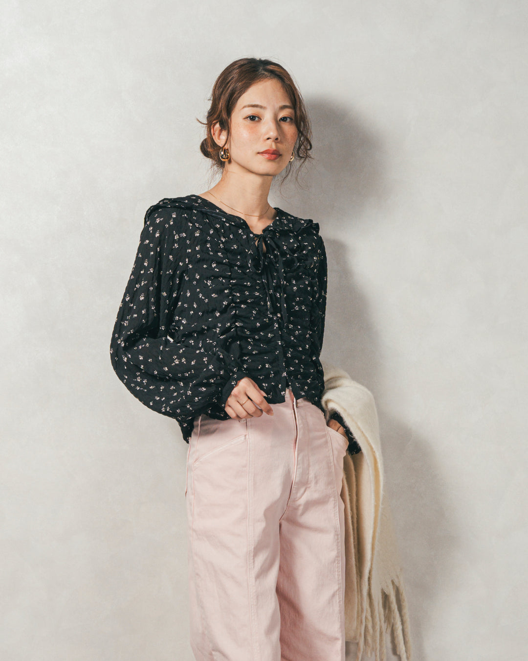 ［SET］Flowerプリントフリルブラウス+センターシーム リラックスカラーデニム（2SET）