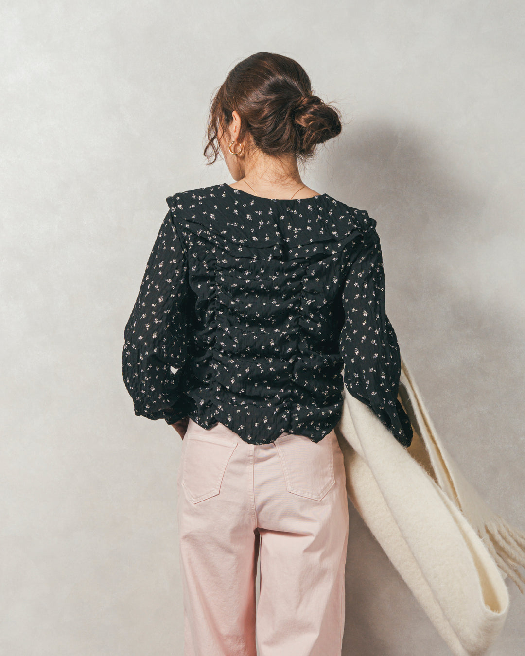 ［SET］Flowerプリントフリルブラウス+センターシーム リラックスカラーデニム（2SET）