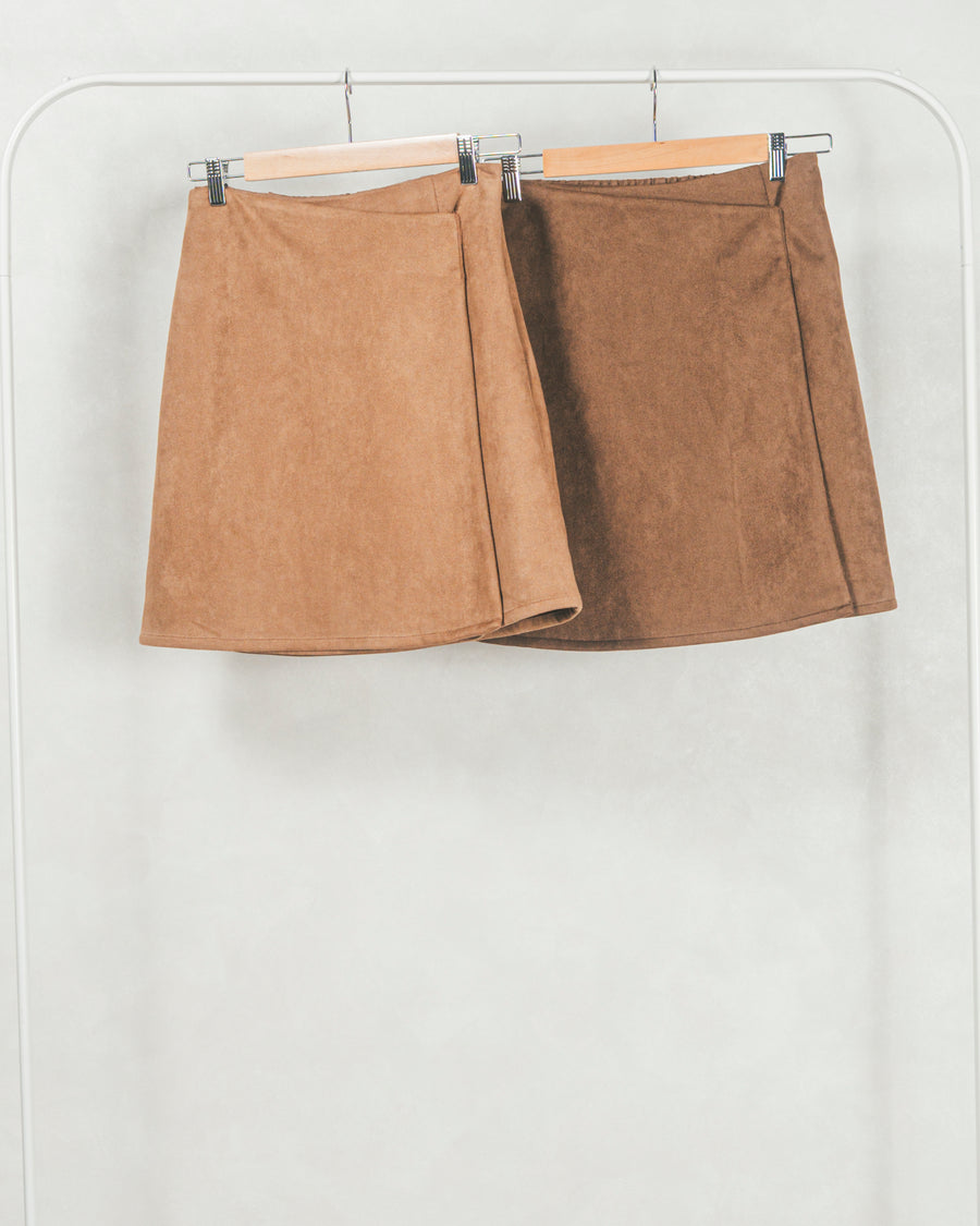 ［SET］ケーブルKnitクルーカーディガン+スウェードライクラップスカート（2SET）