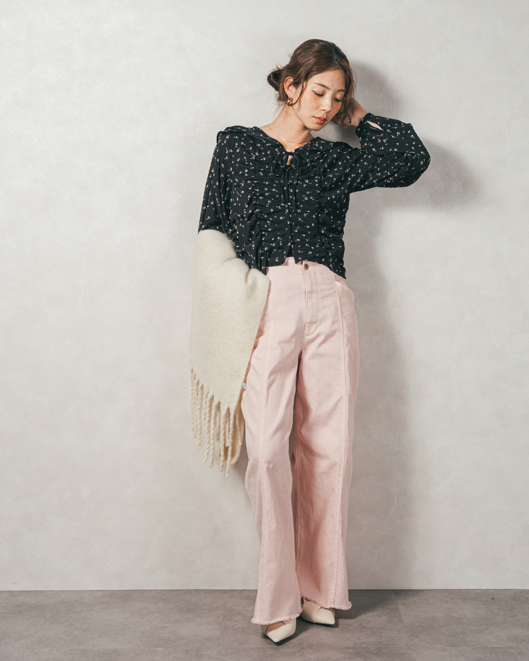 ［SET］Flowerプリントフリルブラウス+センターシーム リラックスカラーデニム（2SET）