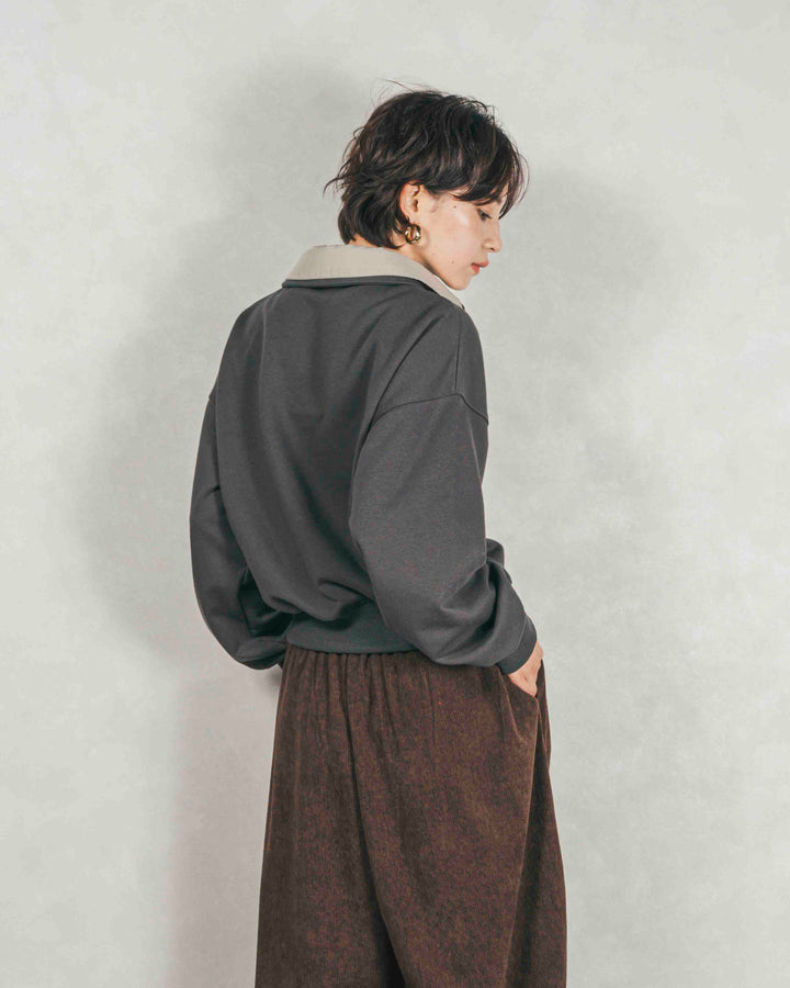 シャツ Layered クロップドスウェット (CHARCOAL × GREIGE）