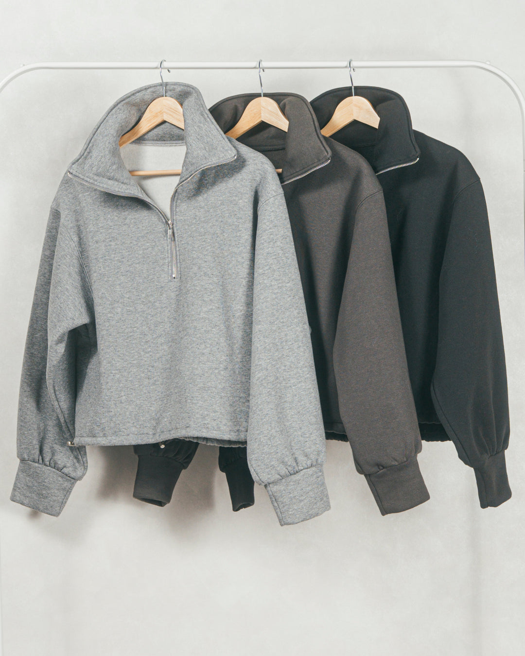 ［SET］裏起毛ハーフZipスウェット+Looseチェックシャツ+Relaxサテンパンツ