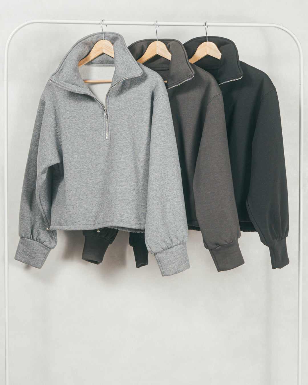 ［SET］裏起毛ハーフZipスウェット+スウェードライクラップスカート（2SET）