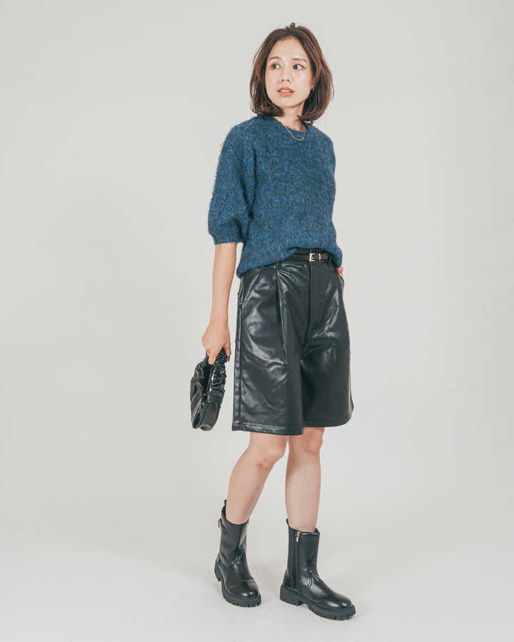 ［SET］フェザータッチハーフスリーブニット + レザーライクハーフパンツ（2SET）