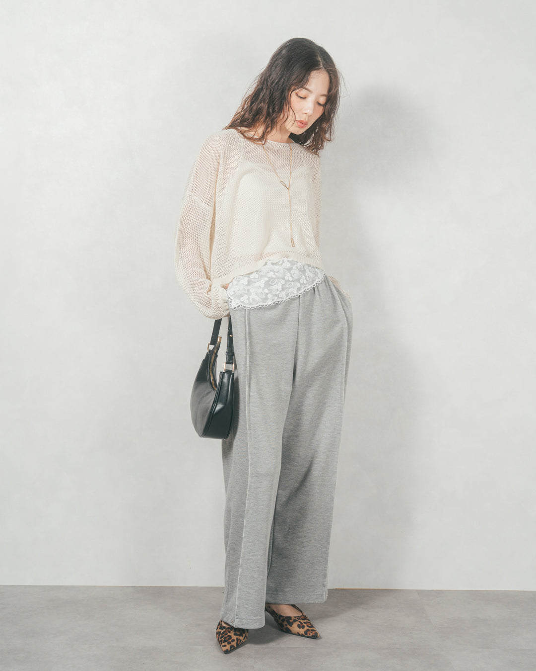 ［SET］クロップドメッシュニット+2-Way ウェーブデザインスウェットパンツ（2SET）