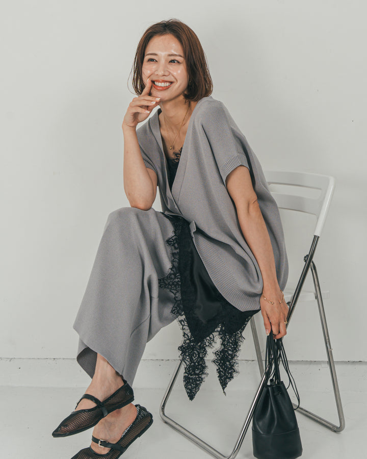 ［SET］VネックRelaxニットベスト + サテンアシメ レースキャミ + Relax Knit ストレートスカート（3SET）