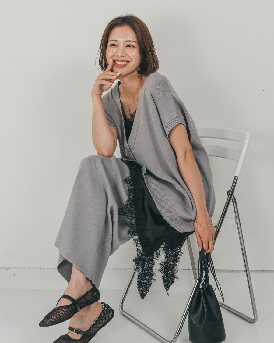 ［SET］VネックRelaxニットベスト + Relax Knit ストレートスカート（2SET）