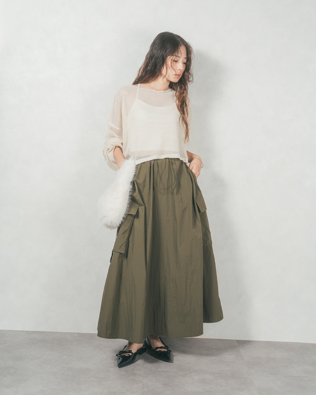 ドローストリングナイロンカーゴスカート (KHAKI)