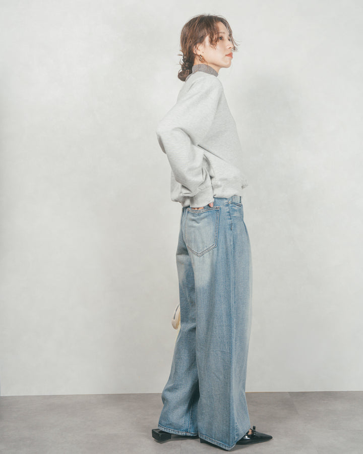 ［SET］フロントシリコンLogoスウェット+ラメSheerハイネックトップス+ワイドTuckイージーデニム