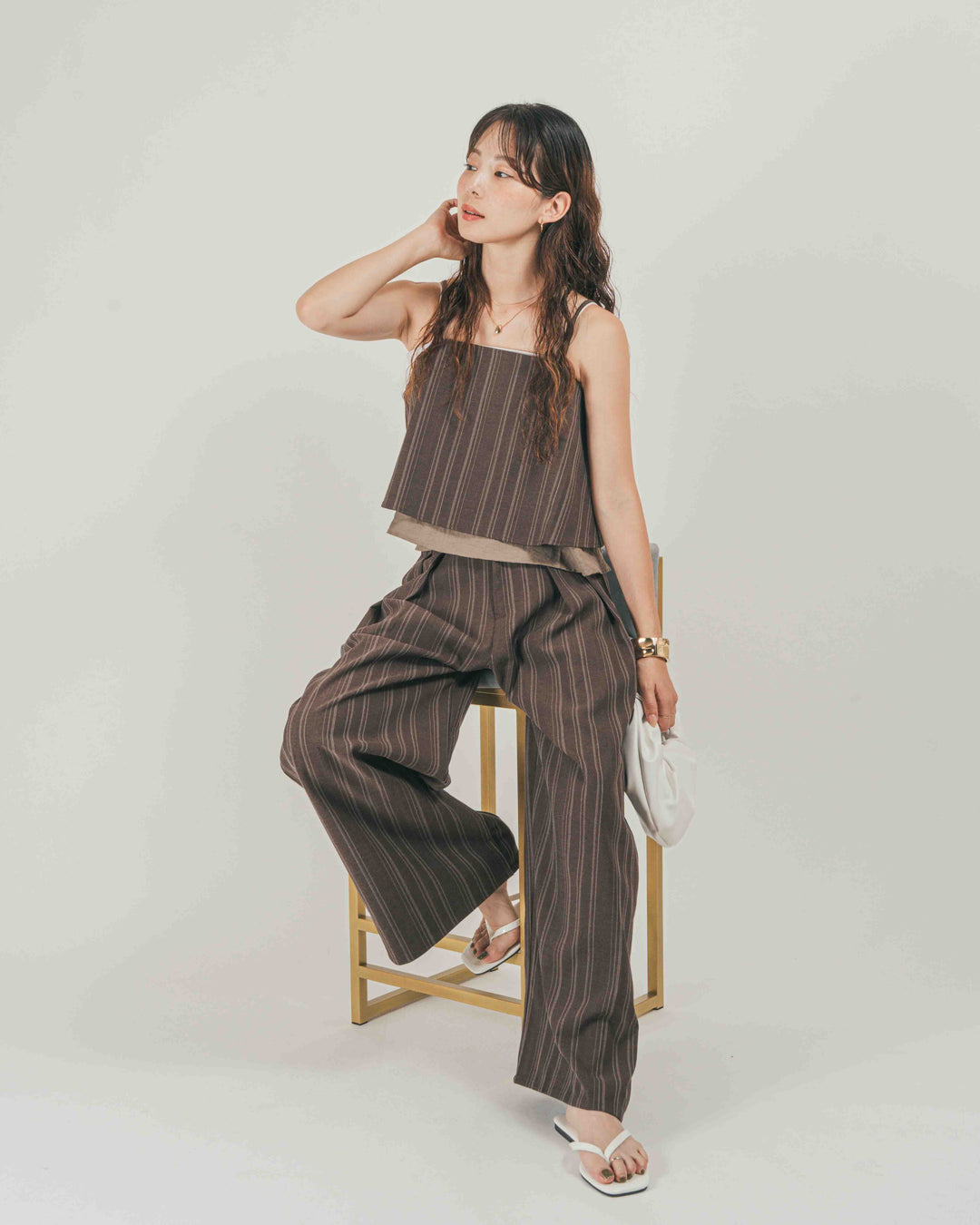 ［SET］リネンストライプ レイヤードキャミ + リネンストライプ Relaxタックパンツ（2SET）