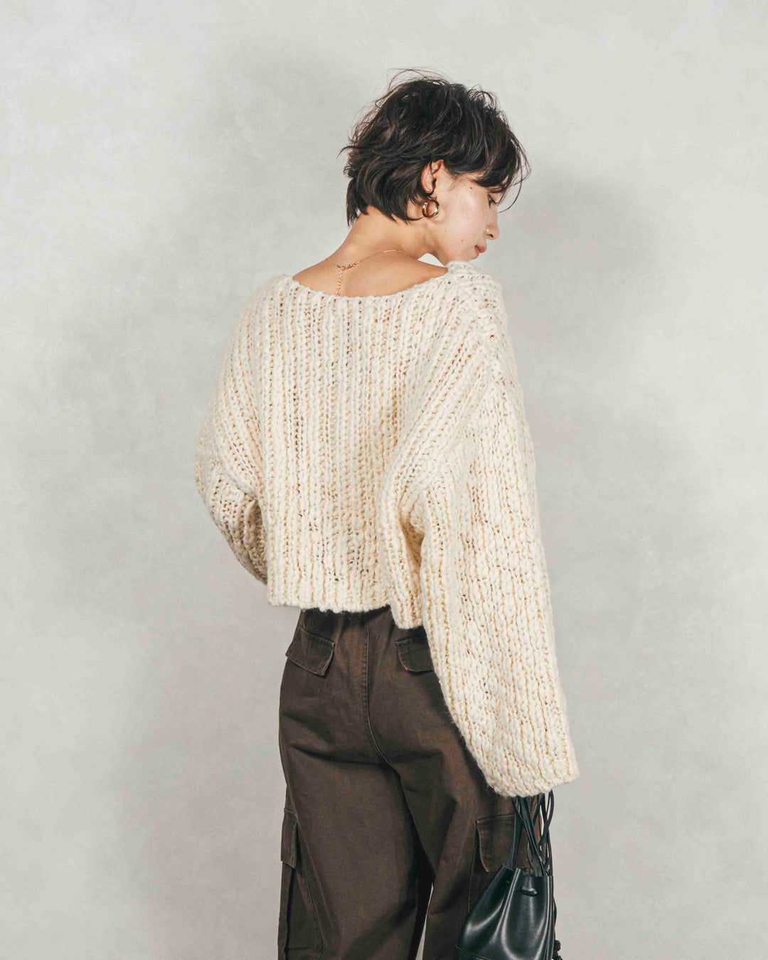 ［SET］ボリュームチャンキースラブ クロップドニット+ピグメントツイルカーゴパンツ（2SET）