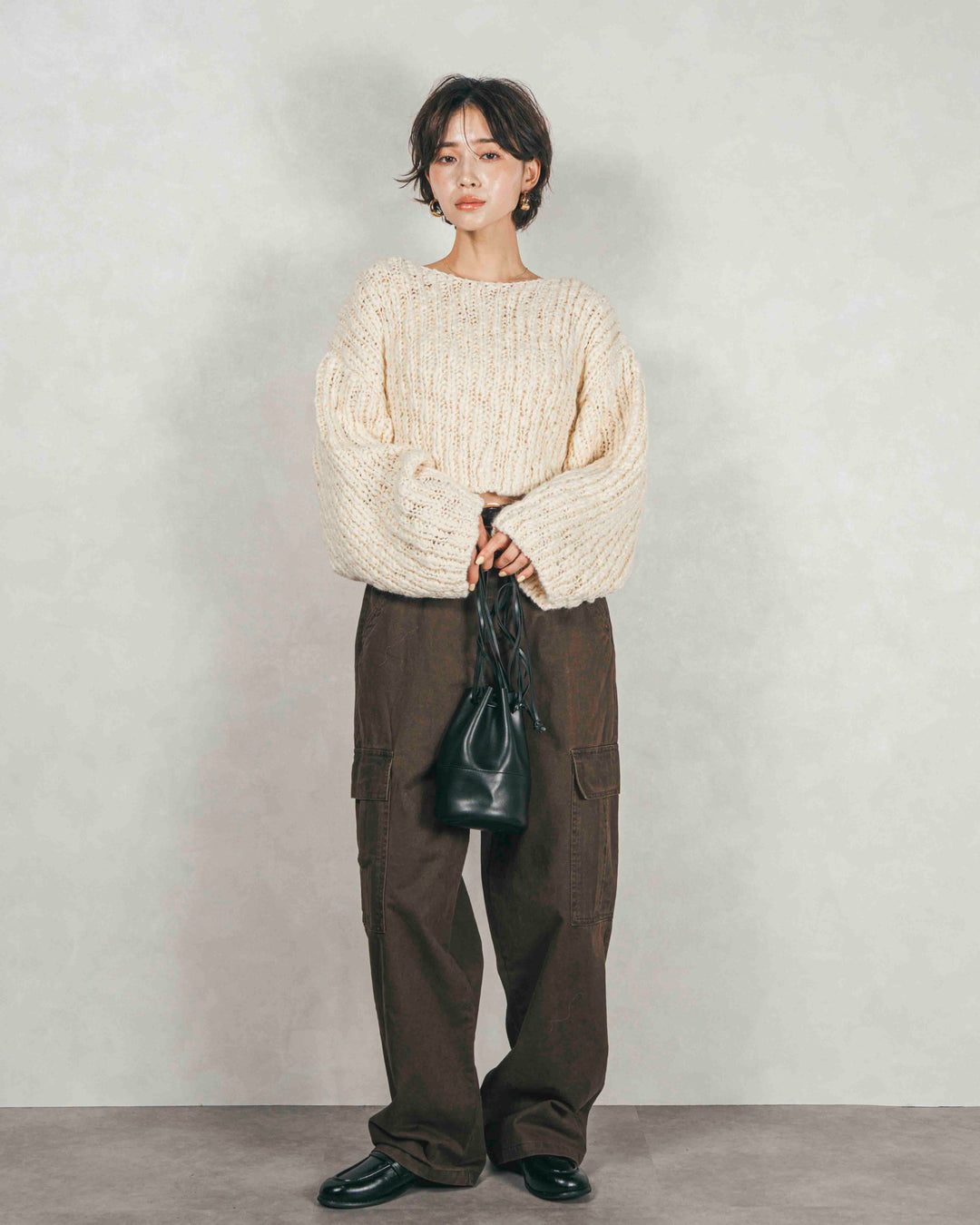 ［SET］ボリュームチャンキースラブ クロップドニット+ピグメントツイルカーゴパンツ（2SET）