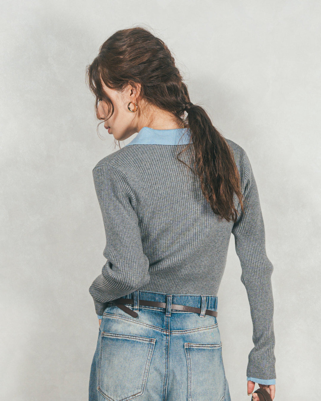 バイカラー襟付きニットトップス (GRAY x LIGHT BLUE)