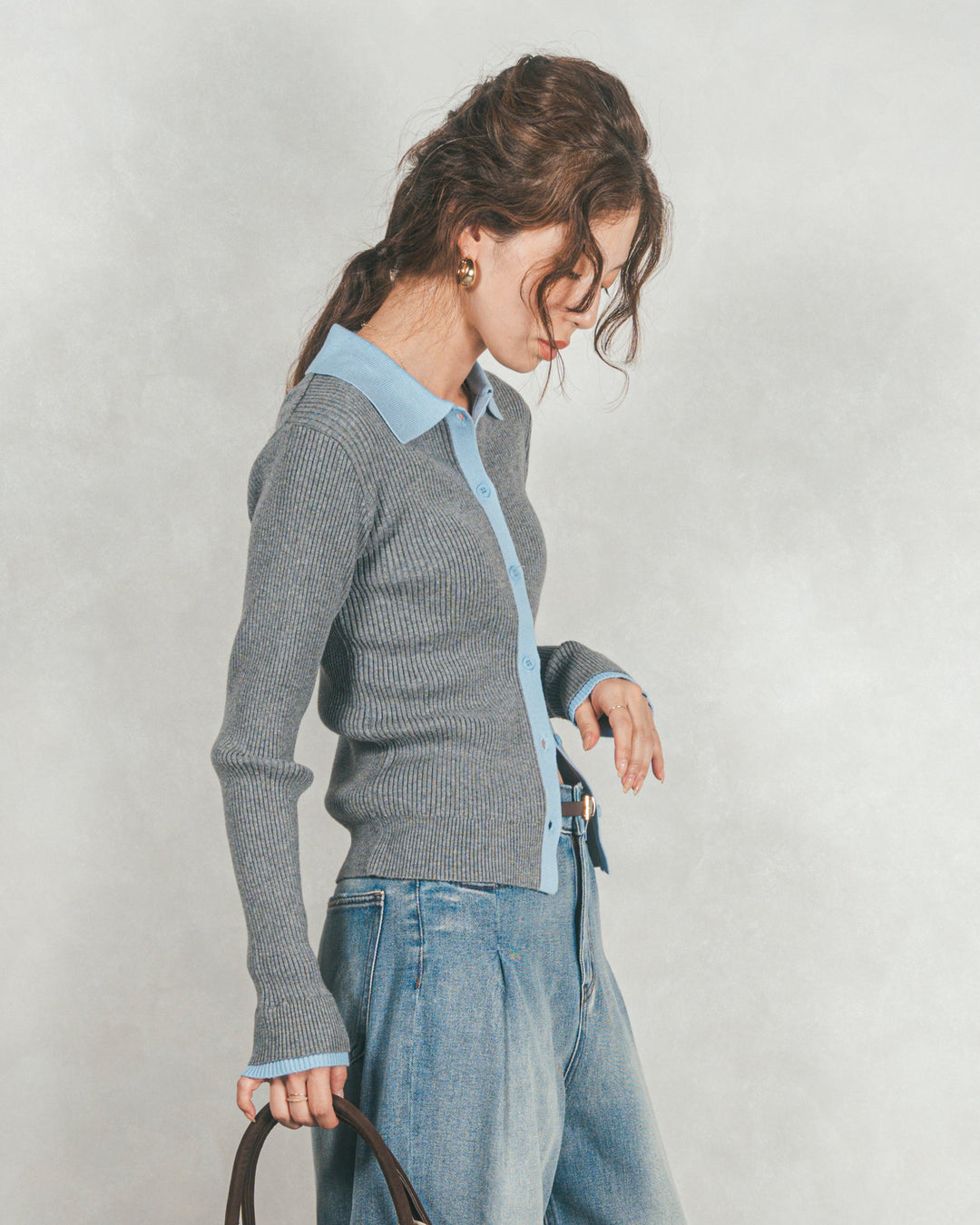 バイカラー襟付きニットトップス (GRAY x LIGHT BLUE)