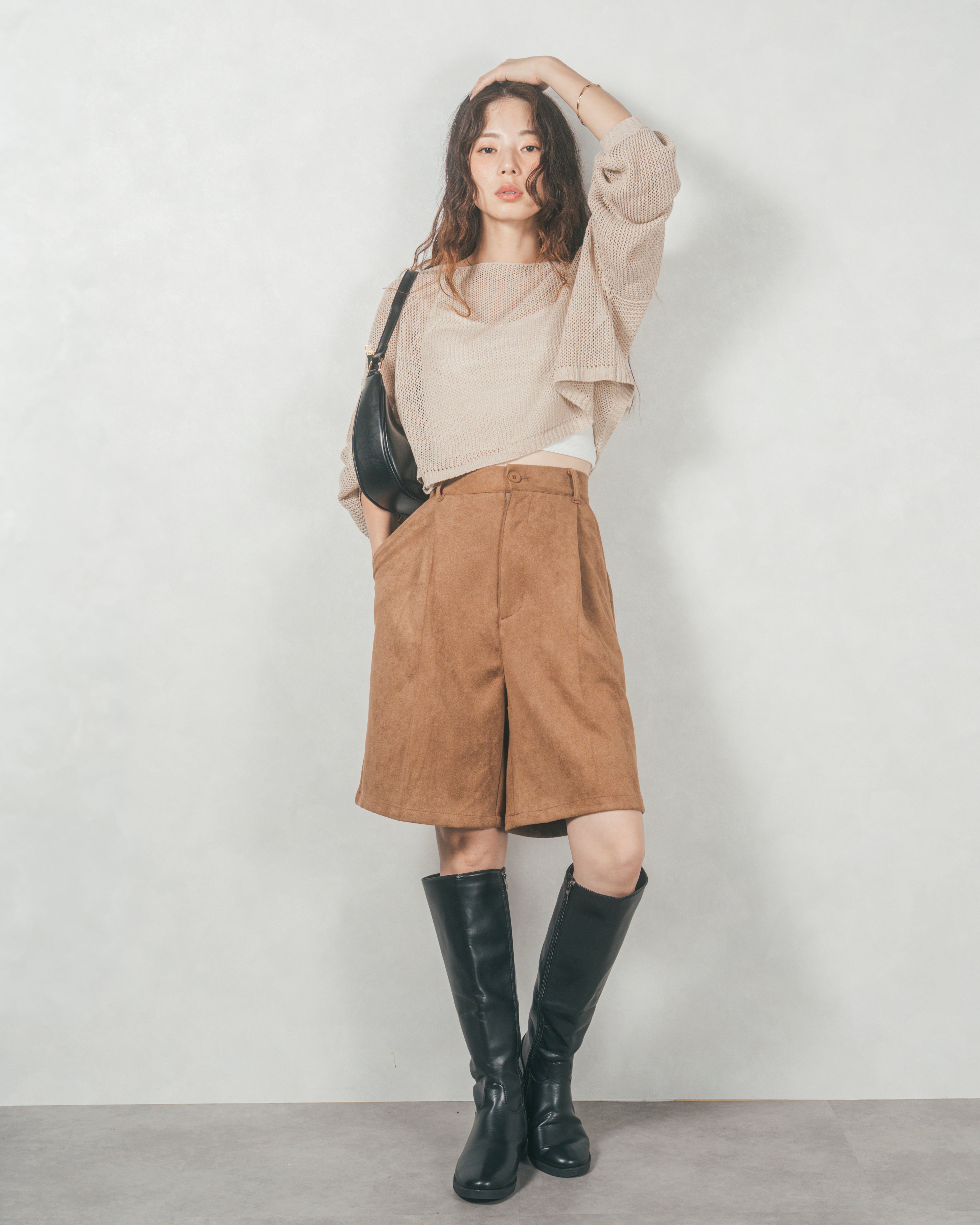 SET］クロップドメッシュニット+スウェードライクハーフパンツ（2SET