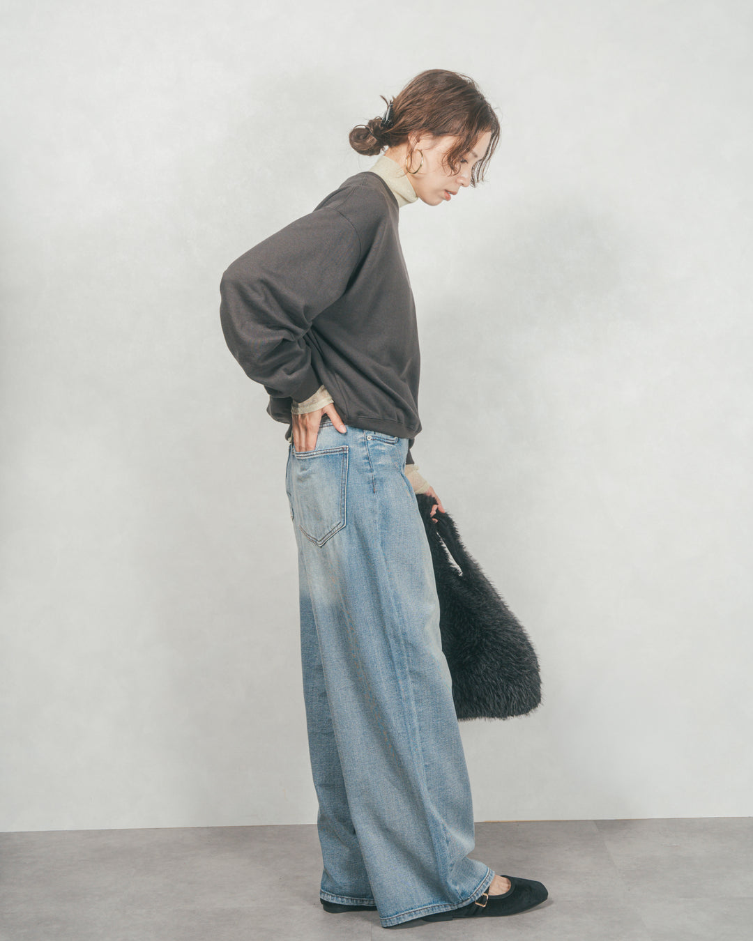 フロントシリコンLogoスウェット (CHARCOAL)