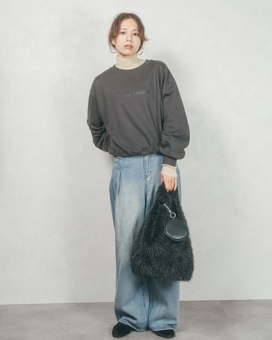 ［SET］フロントシリコンLogoスウェット+ラメSheerハイネックトップス+ワイドTuckイージーデニム