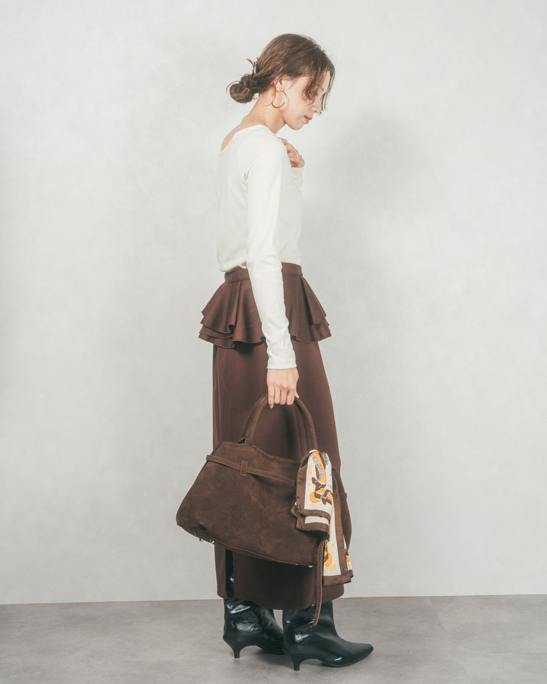 ［SET］3-Way すっきり見えオフショルトップス+Multi-Way ライトポンチペプラムスカート（2SET）