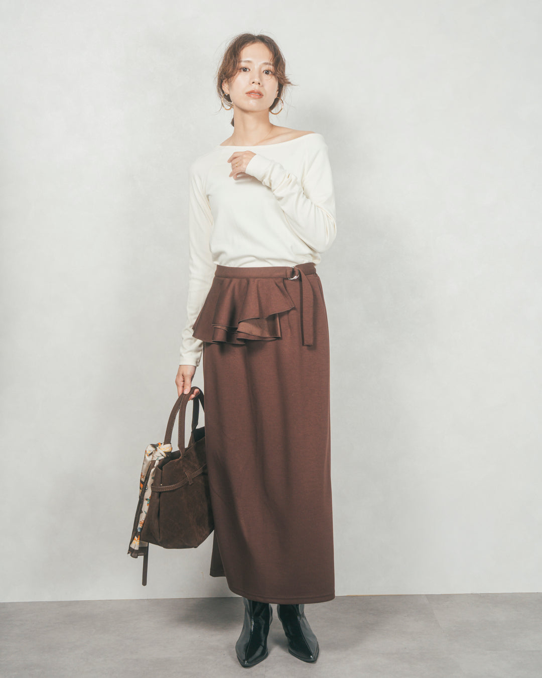 ［SET］3-Way すっきり見えオフショルトップス+Multi-Way ライトポンチペプラムスカート（2SET）