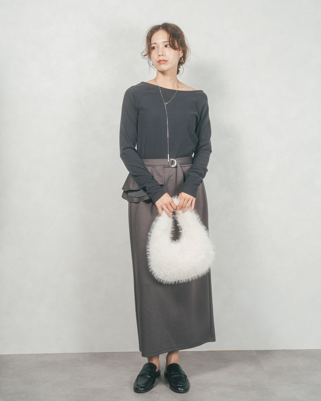 ［SET］3-Way すっきり見えオフショルトップス+Multi-Way ライトポンチペプラムスカート（2SET）