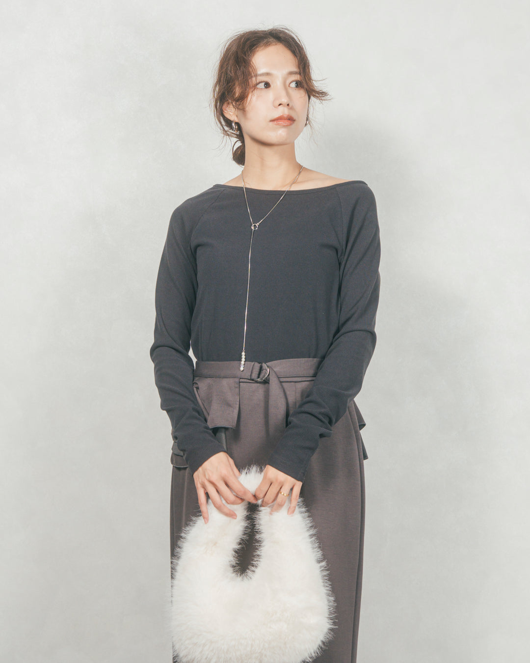 ［SET］3-Way すっきり見えオフショルトップス+Multi-Way ライトポンチペプラムスカート（2SET）