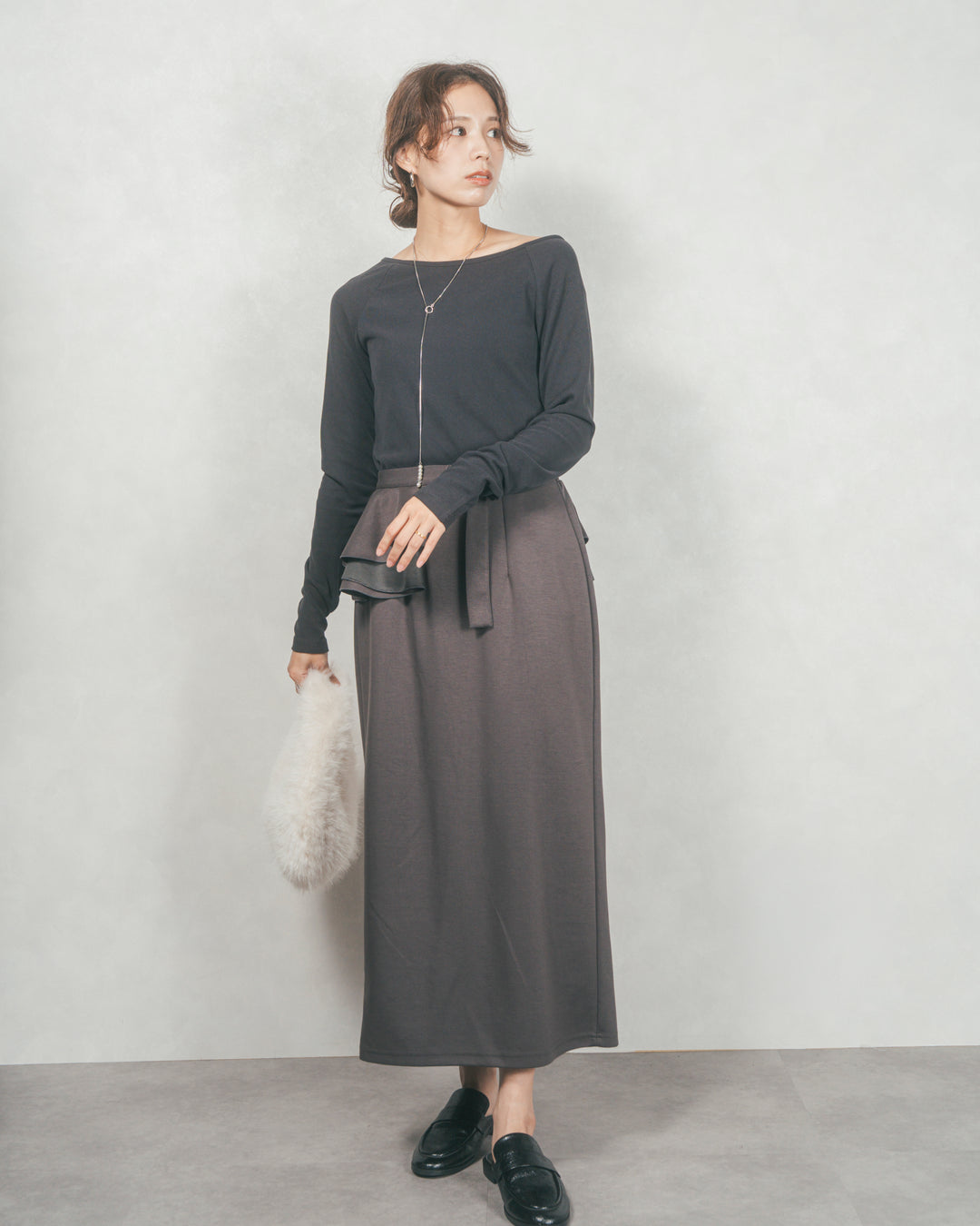 ［SET］3-Way すっきり見えオフショルトップス+Multi-Way ライトポンチペプラムスカート（2SET）