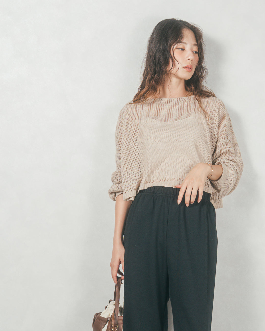 ［SET］クロップドメッシュニット+2-Way ウェーブデザインスウェットパンツ（2SET）