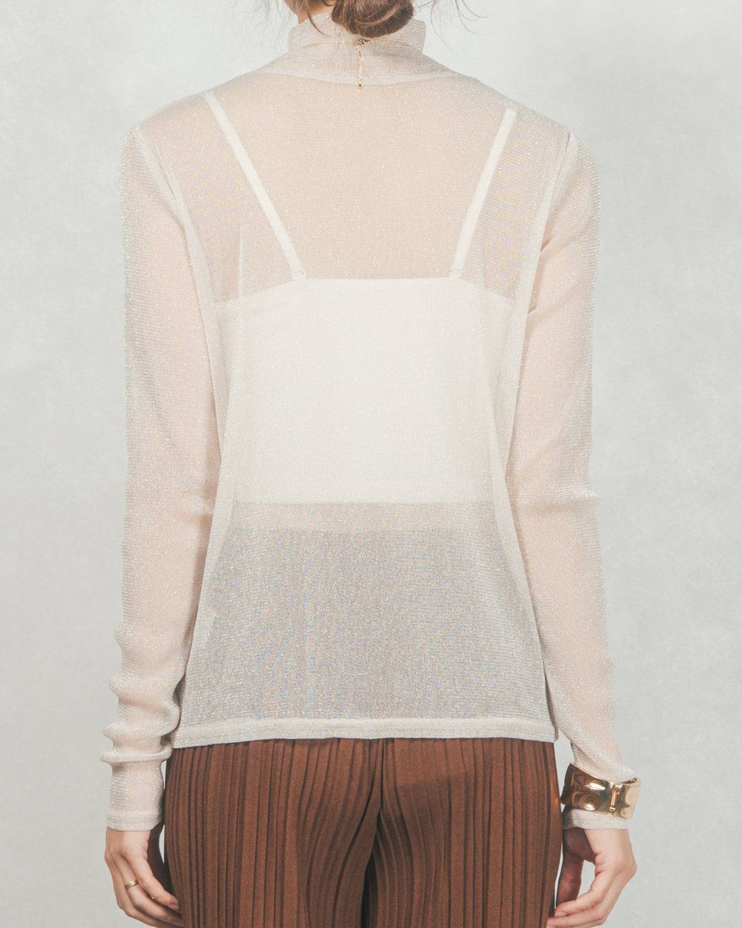 ［SET］フロントシリコンLogoスウェット+ラメSheerハイネックトップス+ワイドTuckイージーデニム